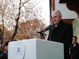 Başbakan Binali Yıldırım, Ankara'da Hamamönü'nde Mehmet Akif İnan Vakfı hizmet binasının açılışında konuştu