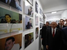 Başbakanımız Sayın Binali Yıldırım Merhum İnan’ın hatıra fotoğraflarından oluşan sergiyi gezdi